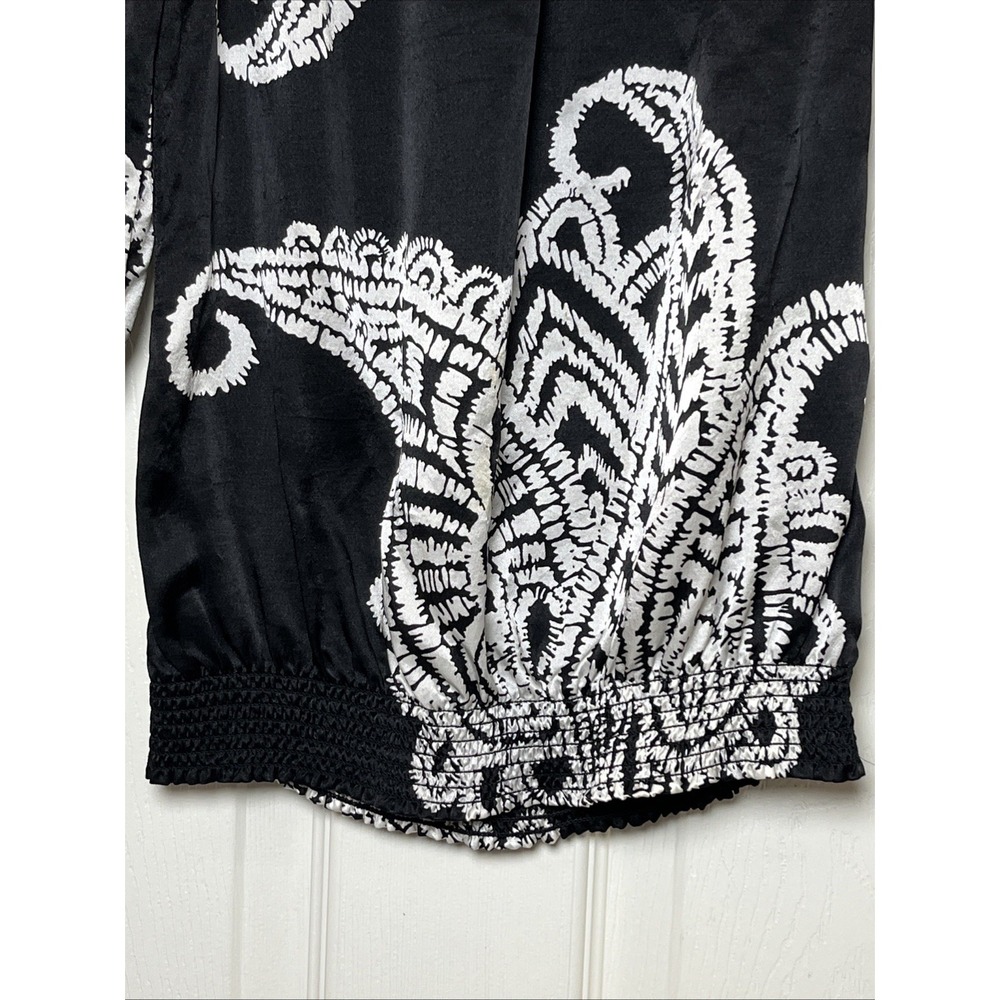 White House Black Market Silk Off‎ Shoulder Boho Paisley Top XXS Black White - Picture 7 of 9
